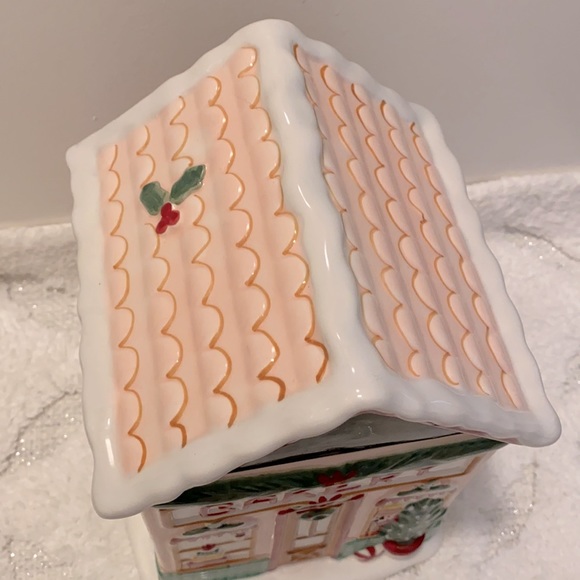Christmas BAKERY Pink Gingerbread Cookie Jar - Picture 2 of 7